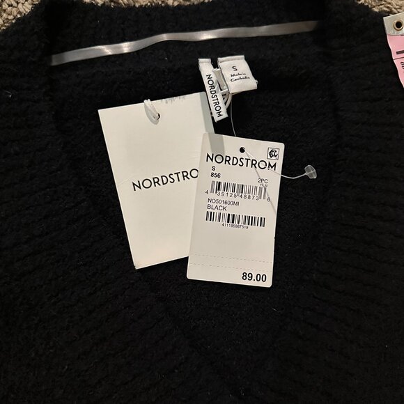 Nordstrom V-Neck Wide Sleeve Fuzzy Sweater, NWT Size S - Picture 3 of 5